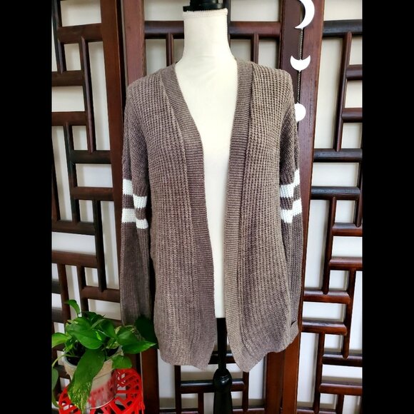 Closet Space Cardigan (Size L) - Picture 1 of 5